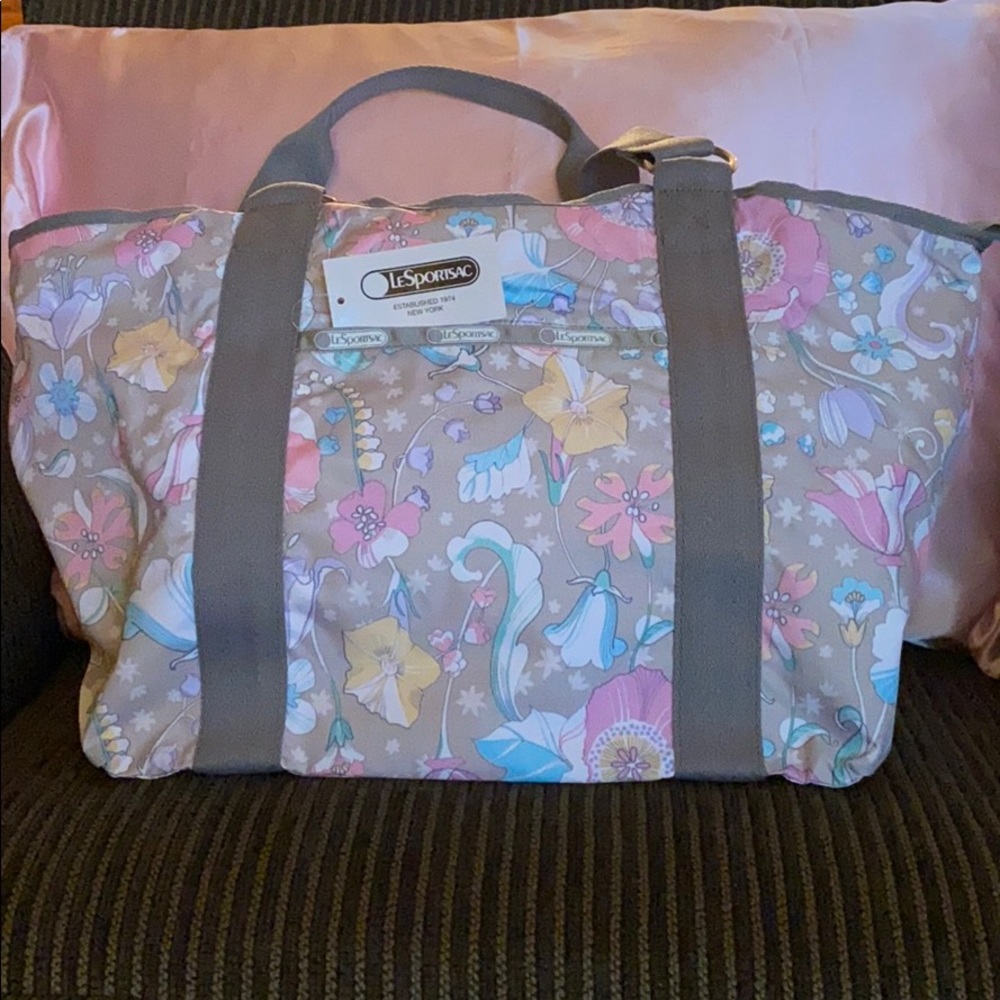 NWT LeSportsac Carryall Tote